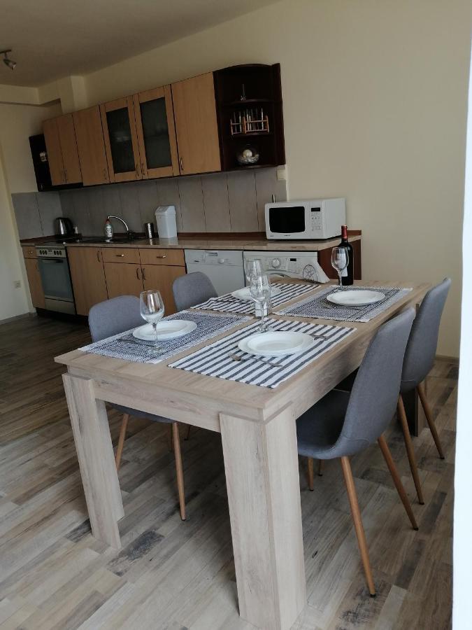 Yanakiev'S Central Apartment Burgas Zewnętrze zdjęcie