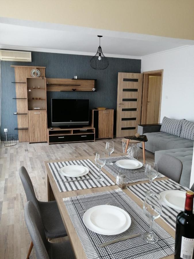 Yanakiev'S Central Apartment Burgas Zewnętrze zdjęcie