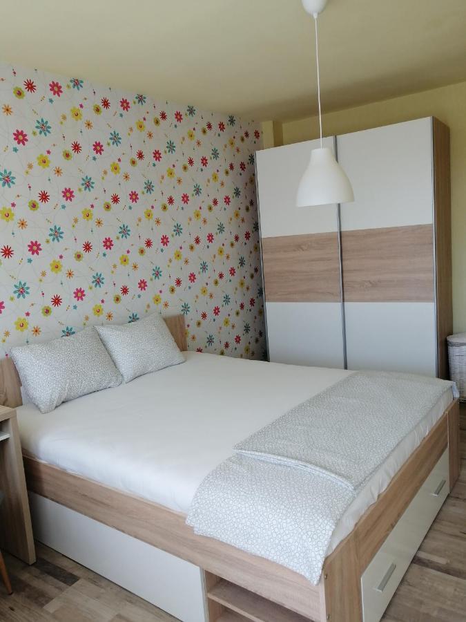 Yanakiev'S Central Apartment Burgas Zewnętrze zdjęcie