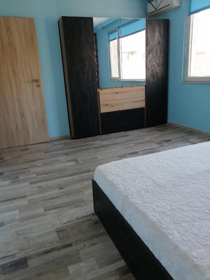 Yanakiev'S Central Apartment Burgas Zewnętrze zdjęcie