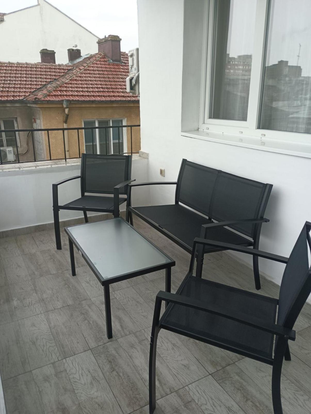 Yanakiev'S Central Apartment Burgas Zewnętrze zdjęcie