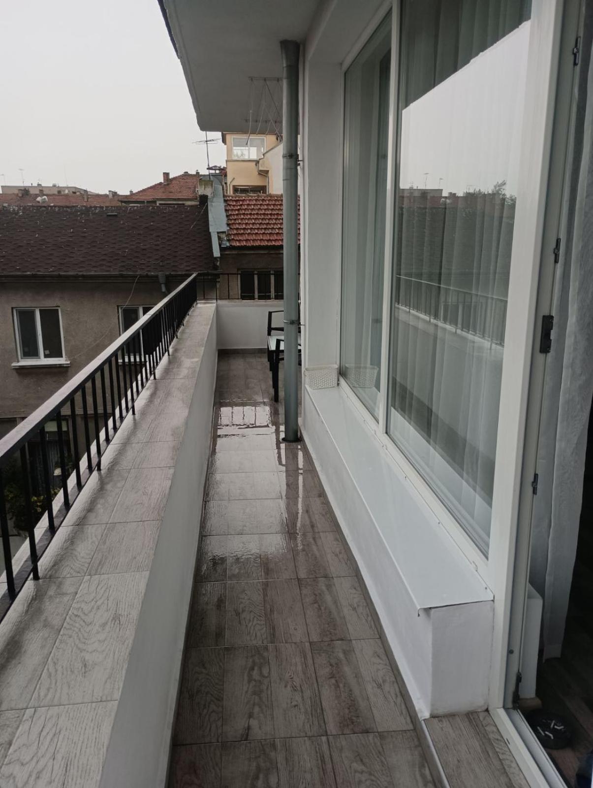 Yanakiev'S Central Apartment Burgas Zewnętrze zdjęcie